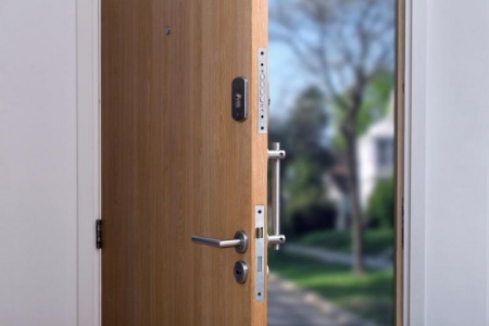 Porte d'entr&eacute;e &agrave; Sours : crit&egrave;res de choix et mat&eacute;riaux adapt&eacute;s