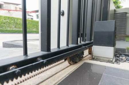 Motorisation de portail en panne &agrave; Chartres, quels r&eacute;flexes avant l'intervention ?